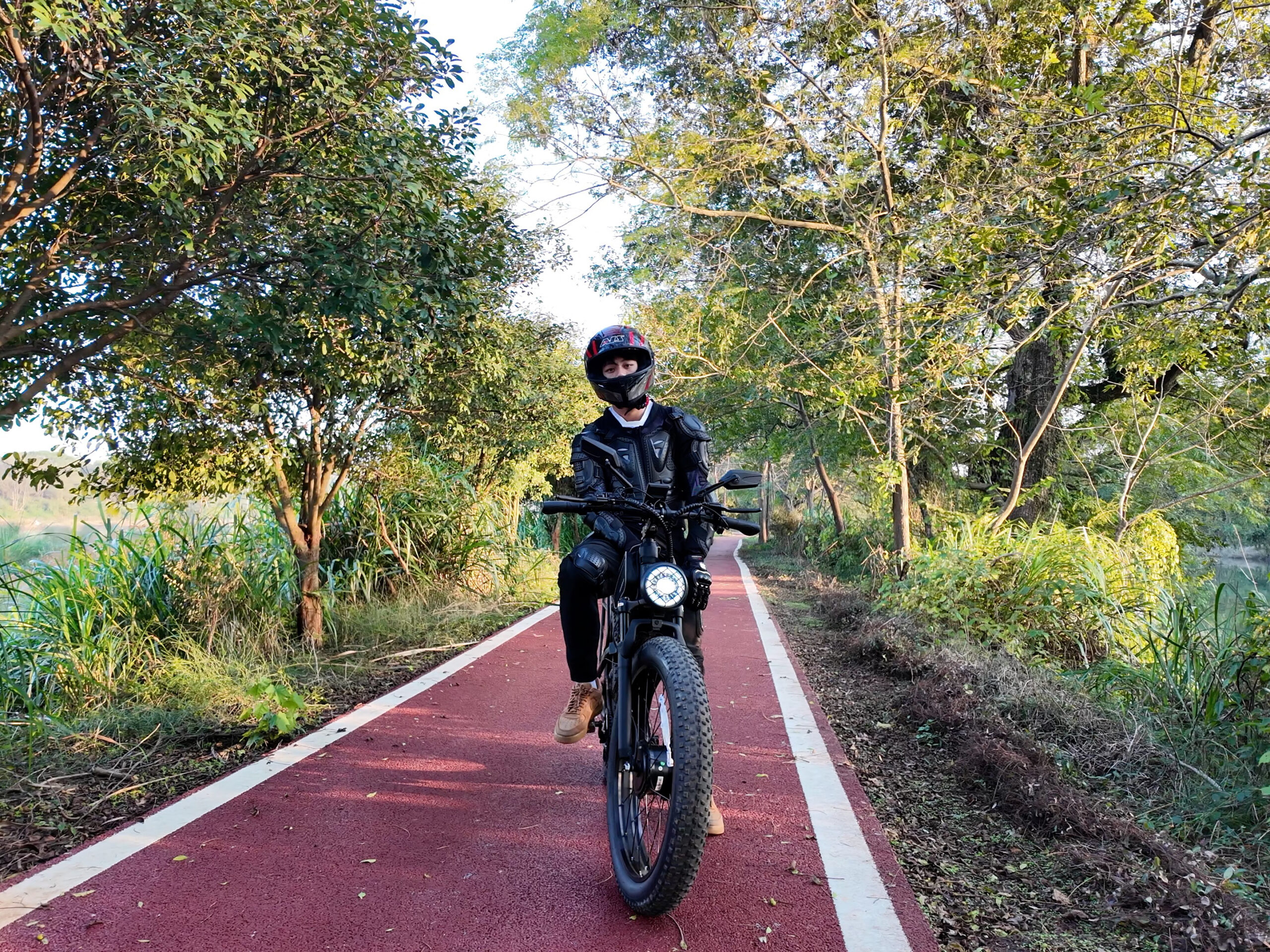 Does pedaling charge an electric bike?